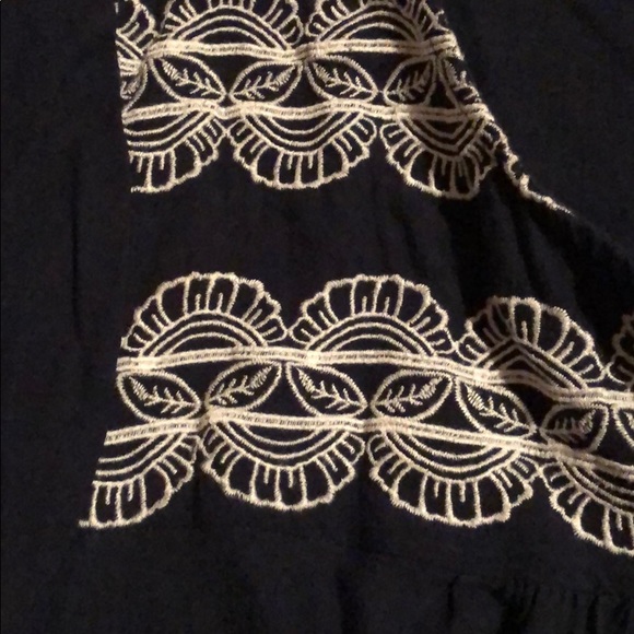 Top - Picture 2 of 3